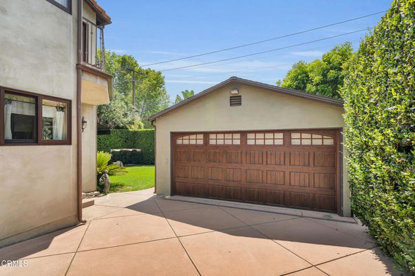 Detached Garage, Exterior