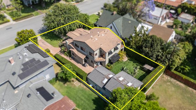 Exterior, Drone