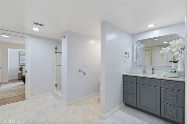 Bathroom, Interior, Marble, Recessed Lighting