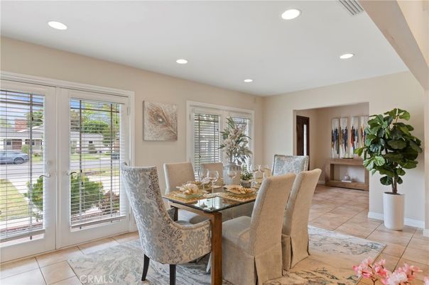 Dining room, Interior, Recessed Lighting