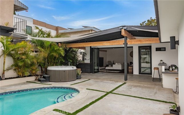 Exterior, Hot Tub, Pool