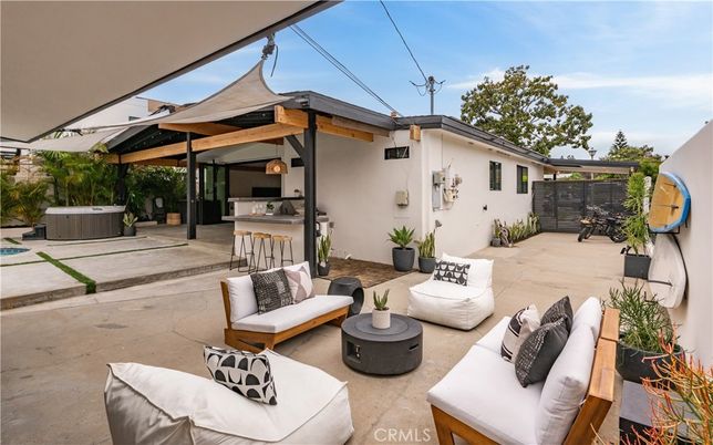 Exterior, Hot Tub
