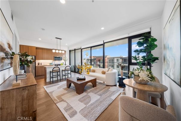 Interior, Kitchen, Living room, Pendant Lights, Recessed Lighting, Wood Texture Flooring