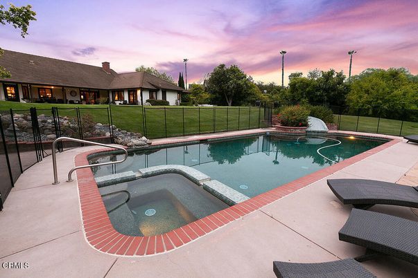 Exterior, Pool