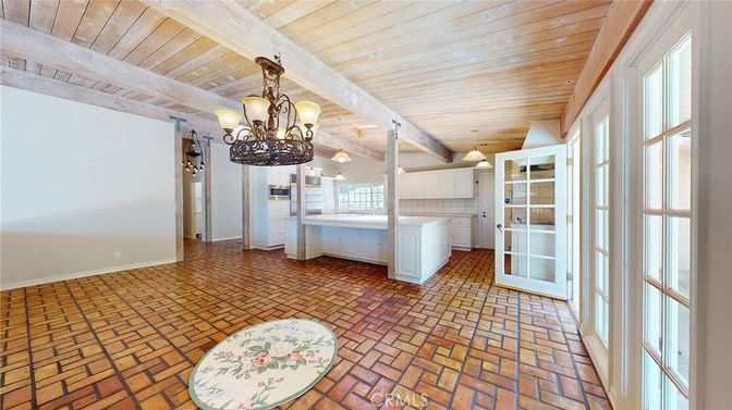 Chandelier, Interior, Recessed Lighting, Washer, Wooden Beams, Wooden Ceilings