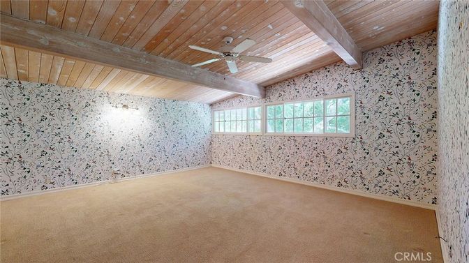 Empty room, Interior, Wooden Beams, Wooden Ceilings