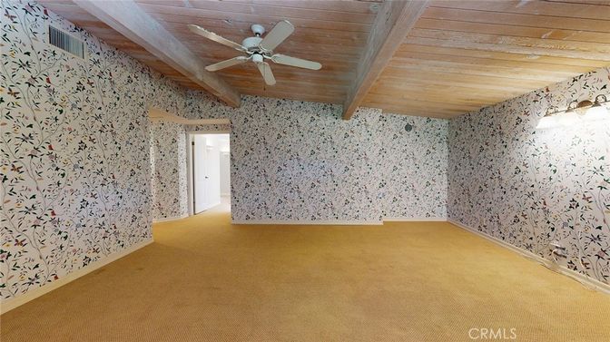 Empty room, Interior, Wooden Beams, Wooden Ceilings