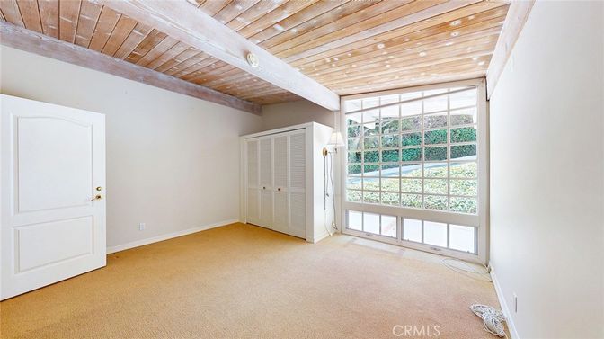 Empty room, Interior, Recessed Lighting, Wooden Beams, Wooden Ceilings