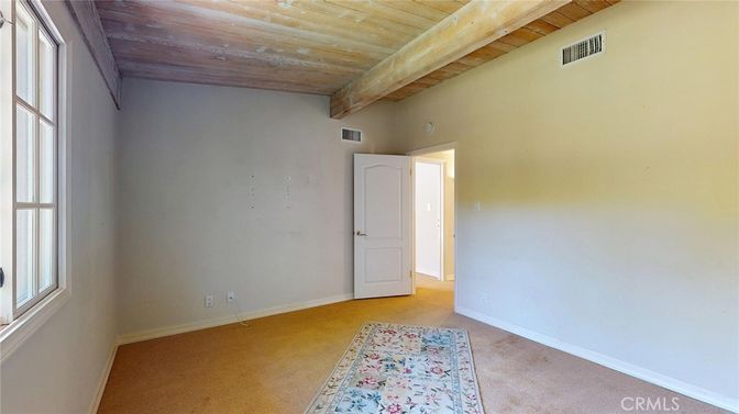 Empty room, Interior, Wooden Beams, Wooden Ceilings