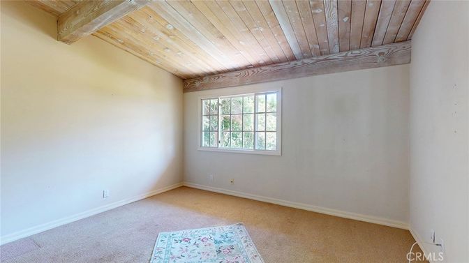 Empty room, Interior, Wooden Beams, Wooden Ceilings