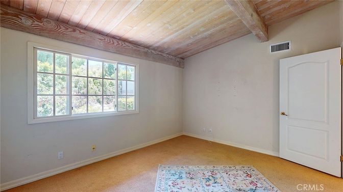 Empty room, Interior, Wooden Beams, Wooden Ceilings