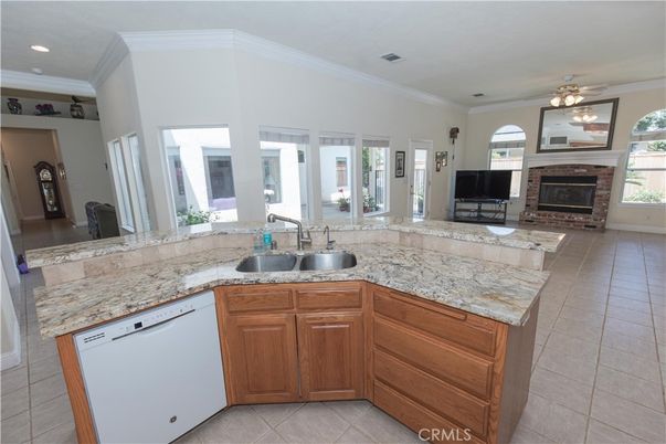 Fireplace, Interior, Kitchen, Recessed Lighting