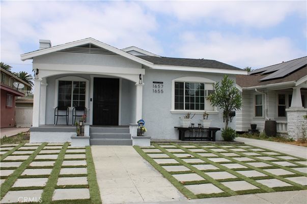 Exterior, Facade, Solar Panels, American Craftsman