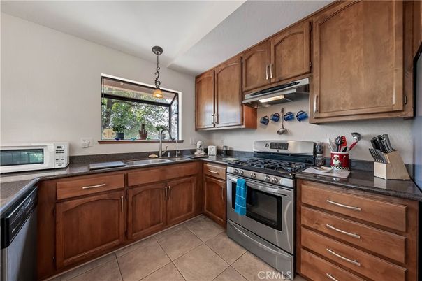 Interior, Kitchen, Pendant Lights, Stainless Steel Appliances