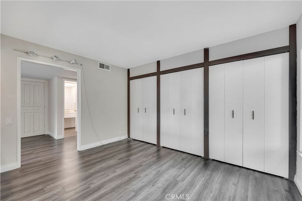 Elevator, Empty room, Interior, Wood Texture Flooring