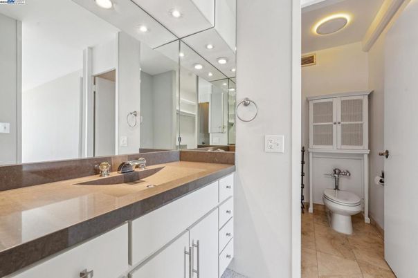 Bathroom, Interior, Recessed Lighting