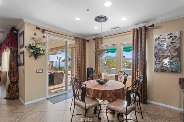 Dining room, Interior, Pendant Lights, Recessed Lighting