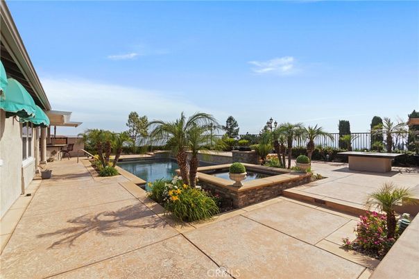 Exterior, Pool, Water
