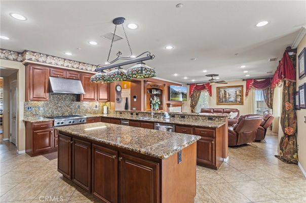 Interior, Kitchen, Living room, Pendant Lights, Recessed Lighting, Stainless Steel Appliances