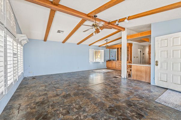 Empty room, Interior, Wooden Beams