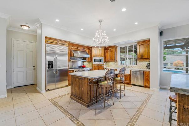 Chandelier, Interior, Kitchen, Recessed Lighting, Stainless Steel Appliances