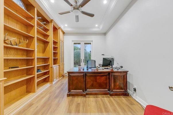 Home Office, Interior, Recessed Lighting, Wood Texture Flooring
