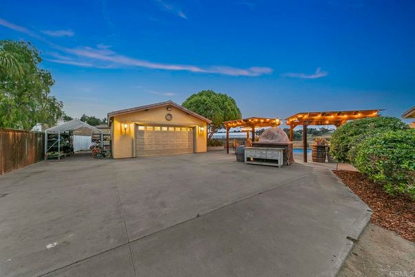 Backyard, Detached Garage, Exterior