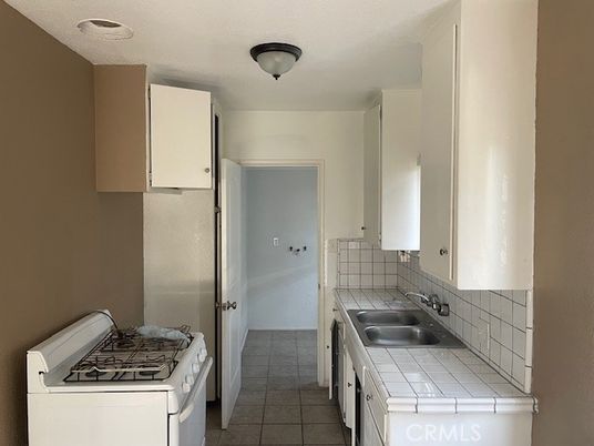 Interior, Kitchen, Tile Countertops
