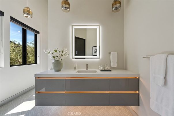 Bathroom, Interior, Pendant Lights, Wood Texture Flooring