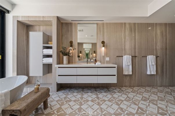 Bathroom, Dual Sink Vanities, Free Standing Baths, Interior