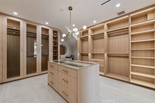 Interior, Pendant Lights, Recessed Lighting, Walk-in Closets, Wood Texture Flooring