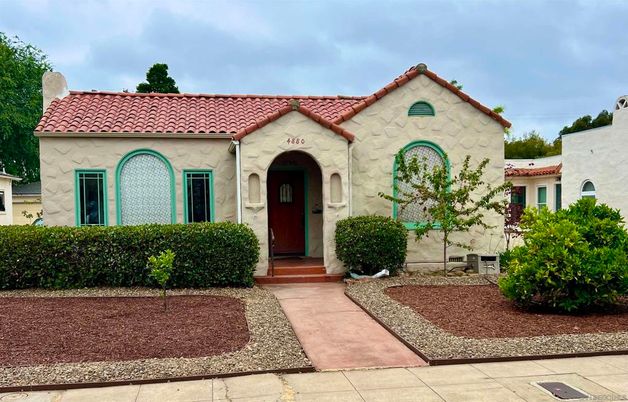 Exterior, Facade, Spanish Mediterranean