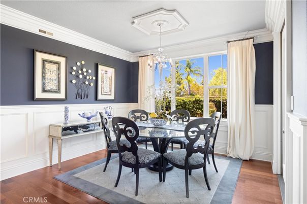 Chandelier, Dining room, Interior, Wood Texture Flooring