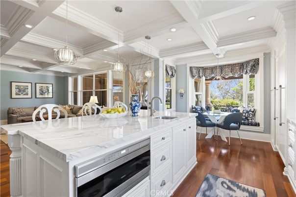 Dining room, Interior, Kitchen, Pendant Lights, Recessed Lighting, Wood Texture Flooring