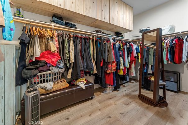 Interior, Walk-in Closets, Wood Texture Flooring