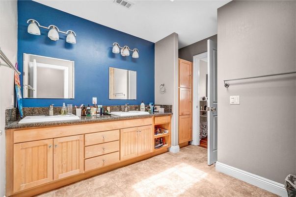 Bathroom, Dual Sink Vanities, Interior