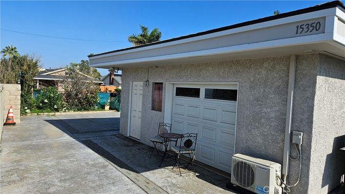 Detached Garage, Exterior