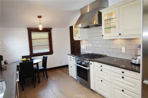 Dining room, Interior, Kitchen, Pendant Lights, Stainless Steel Appliances, Wood Texture Flooring