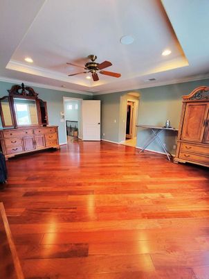 Interior, Recessed Lighting, Wood Texture Flooring