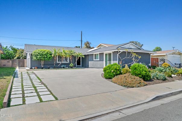 Backyard, Exterior, Facade, Ranch