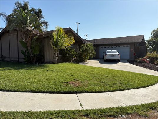 Attached, Exterior, Facade, Ranch