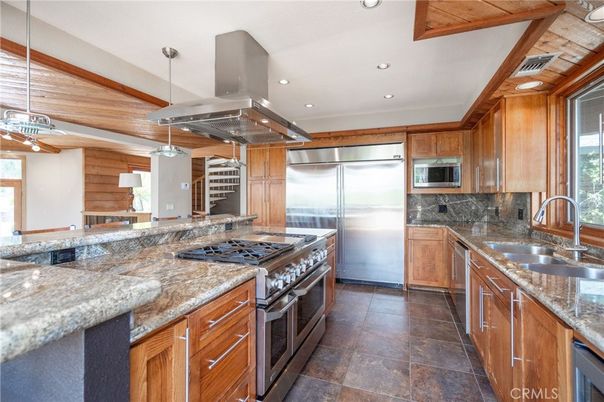 Interior, Kitchen, Pendant Lights, Recessed Lighting, Stainless Steel Appliances