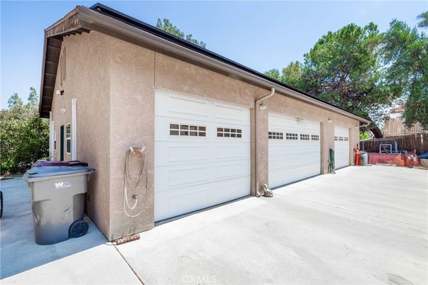Detached Garage, Exterior