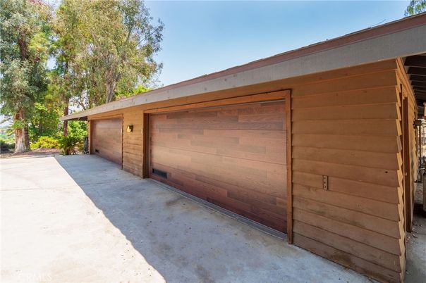 Detached Garage, Exterior