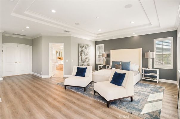 Bedroom, Interior, Living room, Recessed Lighting, Wood Texture Flooring