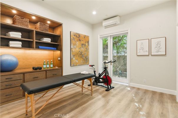 Fitness Equipment, Interior, Recessed Lighting, Wood Texture Flooring