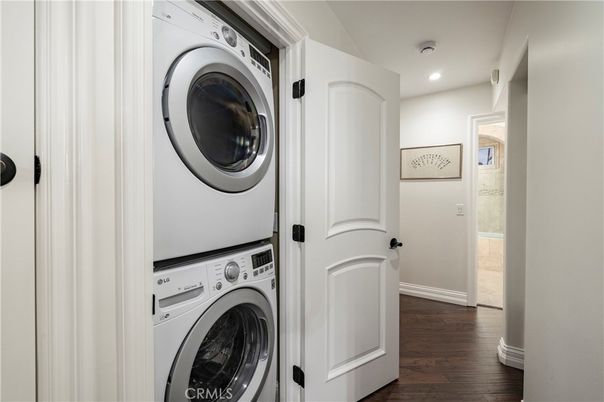 Interior, Recessed Lighting, Utility Closets, Washer, Wood Texture Flooring