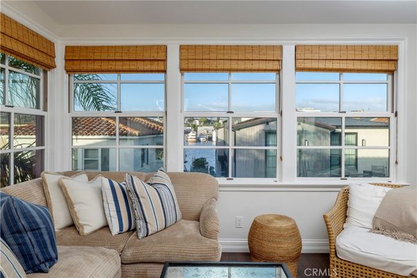 Interior, Living room, Sun Room, Water, Wood Texture Flooring