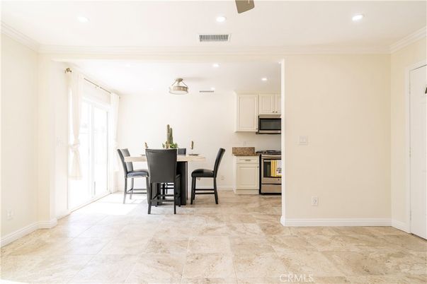 Dining room, Interior, Kitchen, Recessed Lighting