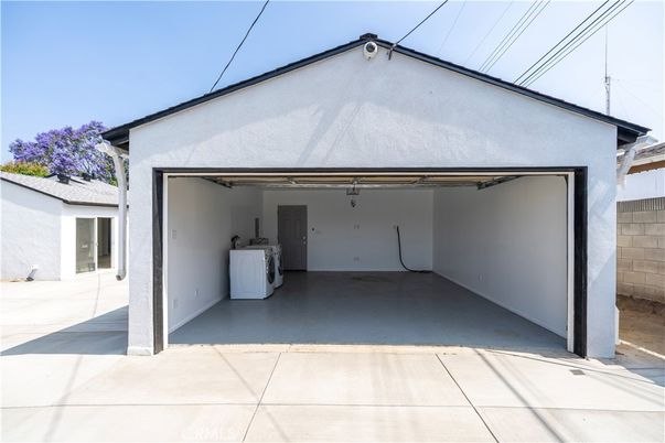 Detached Garage, Exterior